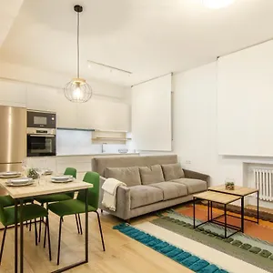 Elegante Y Recien Reformado En Abando Bilbao